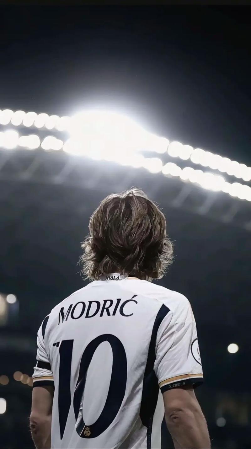 美媒：由于库里缺阵，76人主场最低门票降至8美元